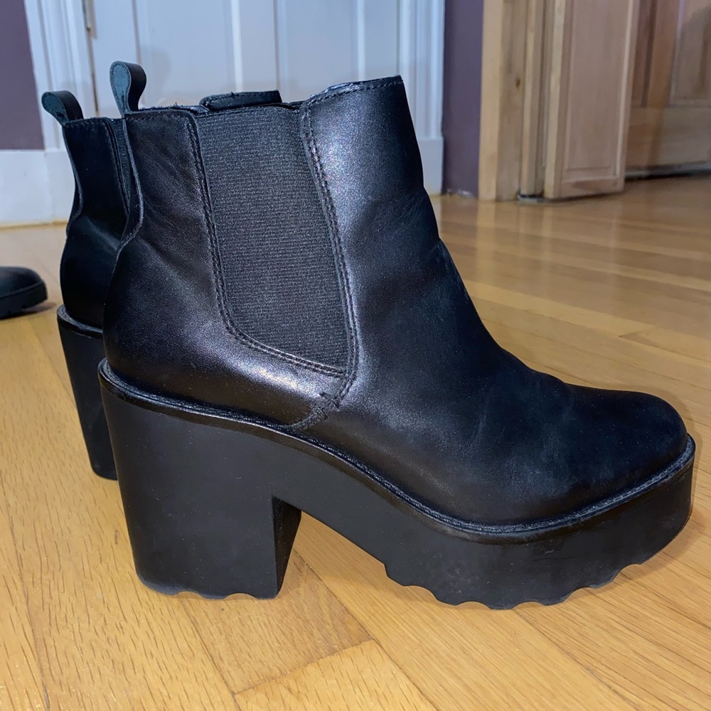 STEVE MADDEN GRETTA BLACK LEATHER PLATFORM BOOT